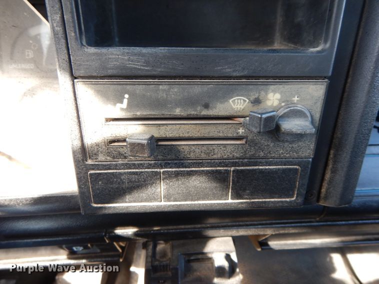 image for item IX9464 1988  Chevrolet C1500  pickup truck