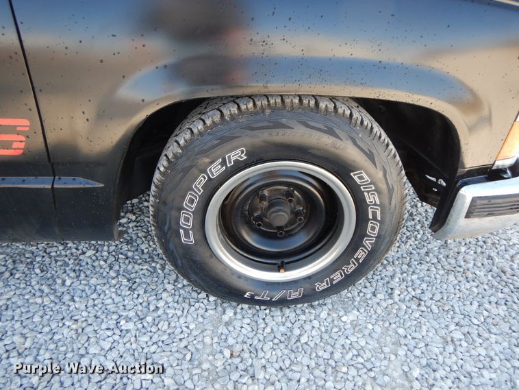 image for item IX9464 1988  Chevrolet C1500  pickup truck