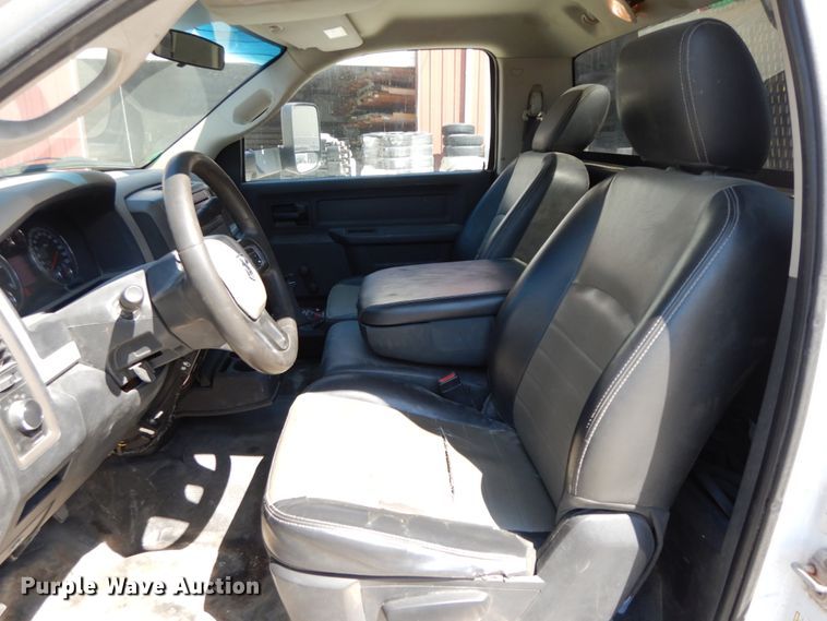 image for item IX9470 2012 Dodge Ram 5500HD  truck cab and chassis