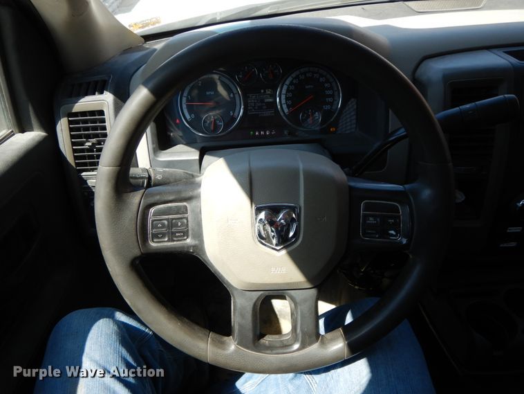 image for item IX9470 2012 Dodge Ram 5500HD  truck cab and chassis