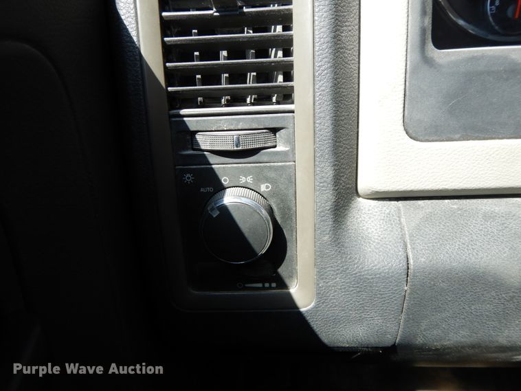 image for item IX9470 2012 Dodge Ram 5500HD  truck cab and chassis