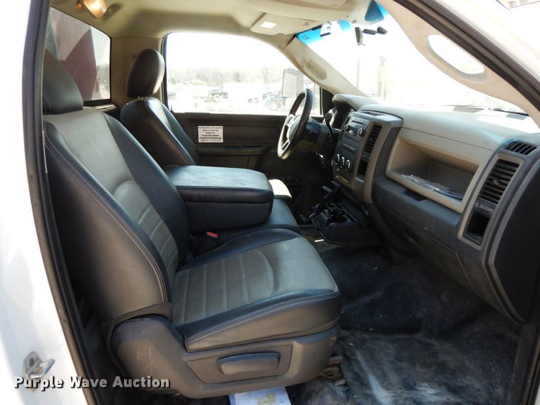 image for item IX9470 2012 Dodge Ram 5500HD  truck cab and chassis