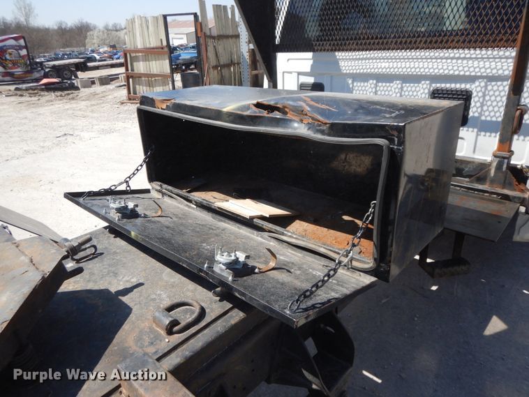 image for item IX9470 2012 Dodge Ram 5500HD  truck cab and chassis