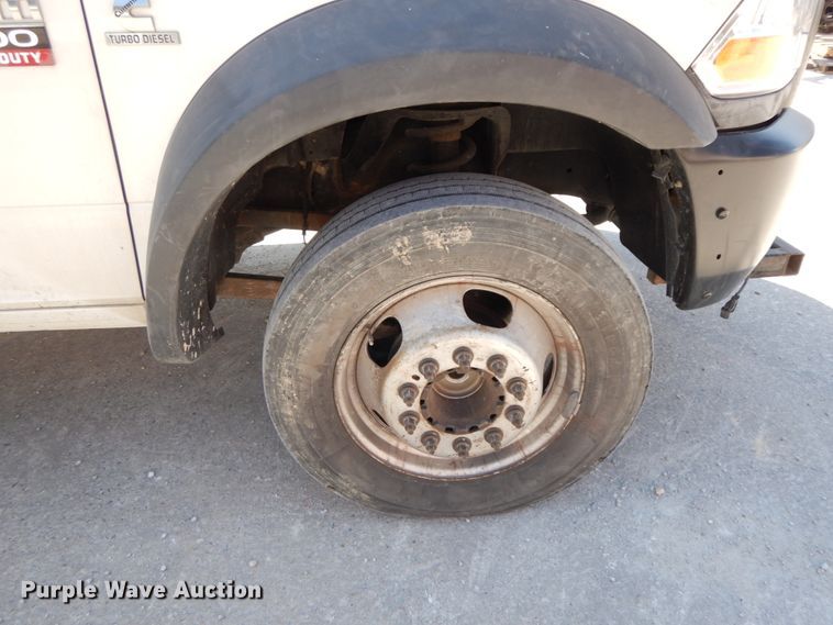 image for item IX9470 2012 Dodge Ram 5500HD  truck cab and chassis