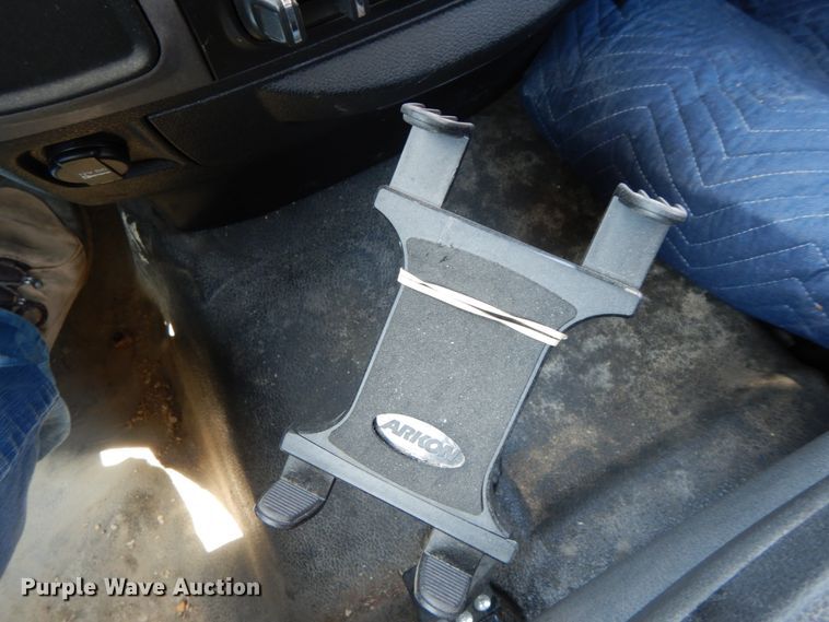 image for item IX9471 2014 Dodge Ram 5500HD  truck cab and chassis