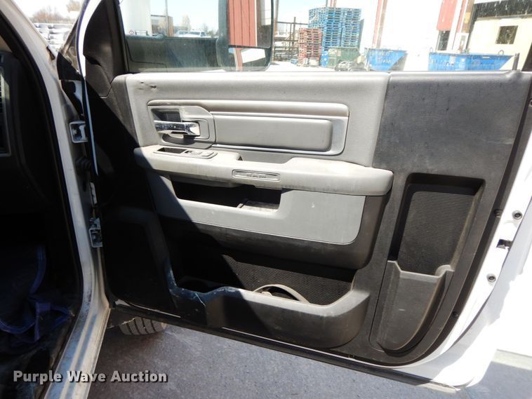 image for item IX9471 2014 Dodge Ram 5500HD  truck cab and chassis