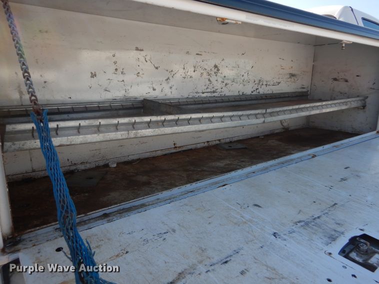 image for item IY9615 2005 Ford F350 Super Duty  utility bed pickup truck