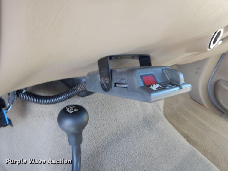 image for item IY9615 2005 Ford F350 Super Duty  utility bed pickup truck