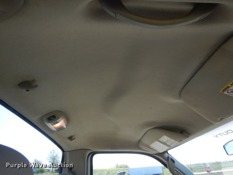 image for item IY9615 2005 Ford F350 Super Duty  utility bed pickup truck