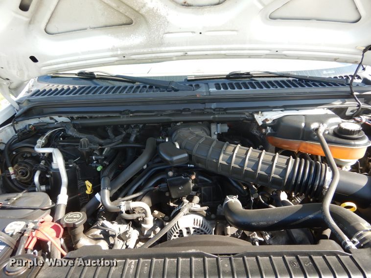 image for item IY9615 2005 Ford F350 Super Duty  utility bed pickup truck