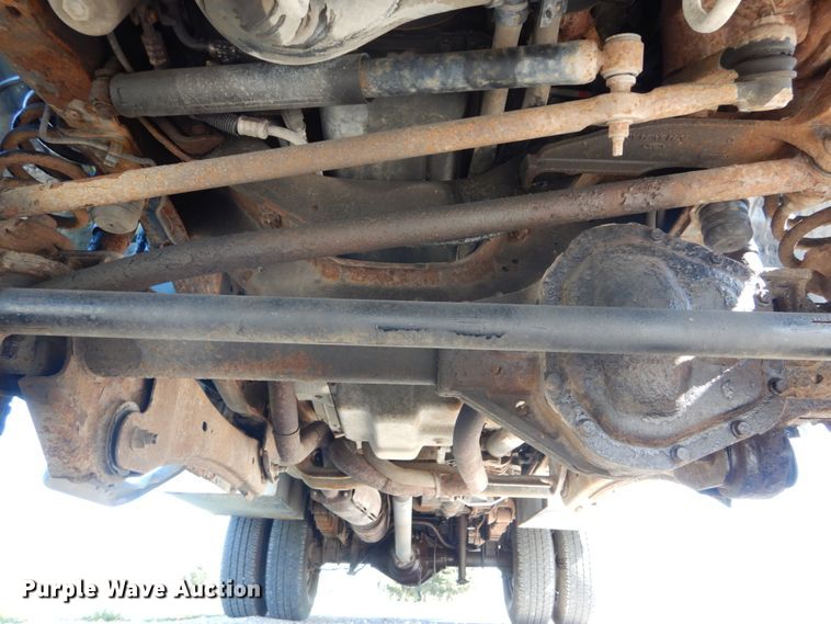 image for item IY9615 2005 Ford F350 Super Duty  utility bed pickup truck