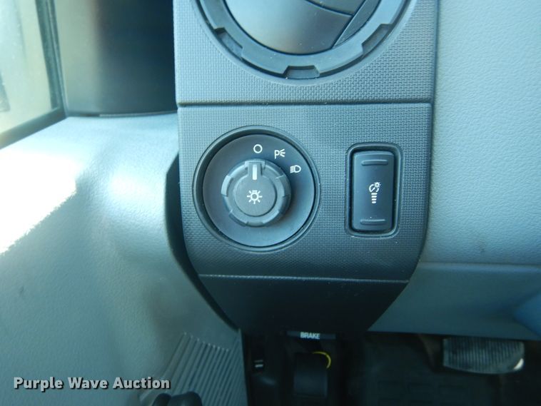 image for item IY9627 2013 Ford F350 Super Duty  pickup truck