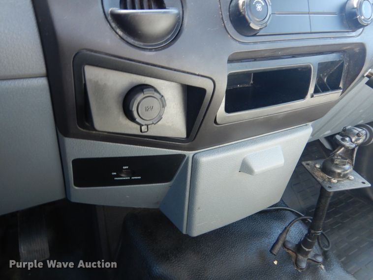 image for item IY9627 2013 Ford F350 Super Duty  pickup truck