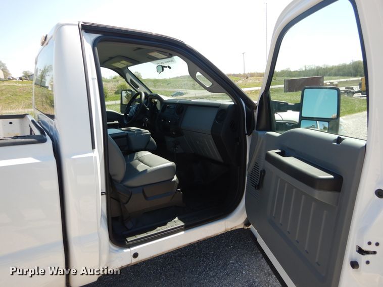 image for item IY9627 2013 Ford F350 Super Duty  pickup truck