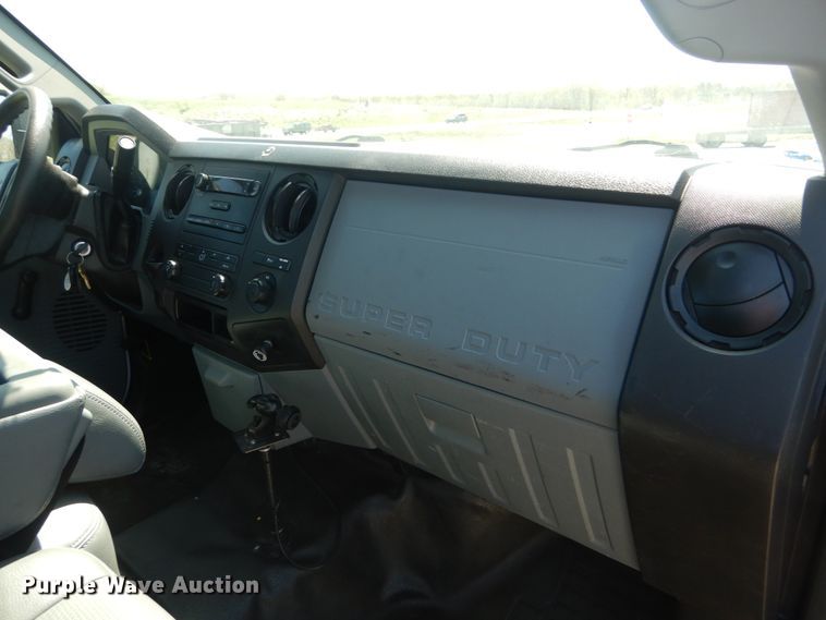 image for item IY9627 2013 Ford F350 Super Duty  pickup truck