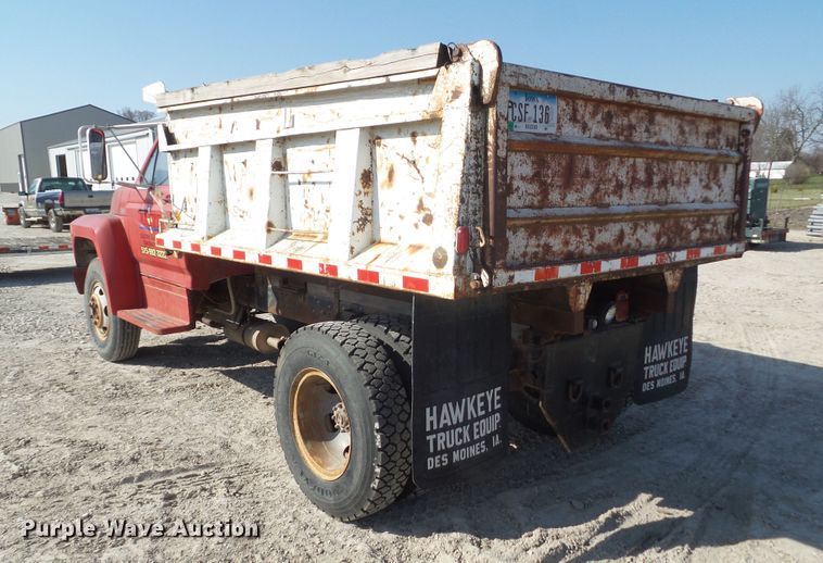 image for item DA7094 1982 Ford F700  dump truck