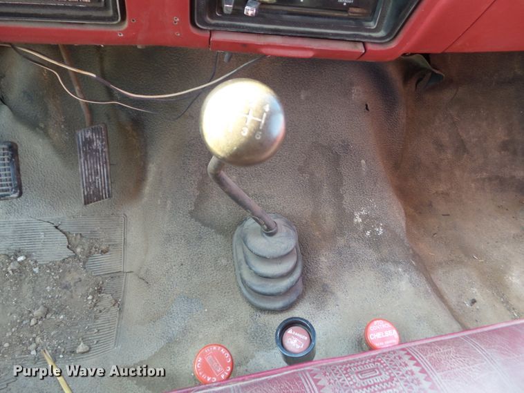 image for item DA7094 1982 Ford F700  dump truck