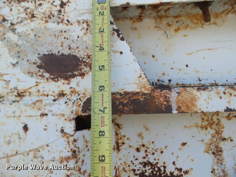 image for item DA7094 1982 Ford F700  dump truck