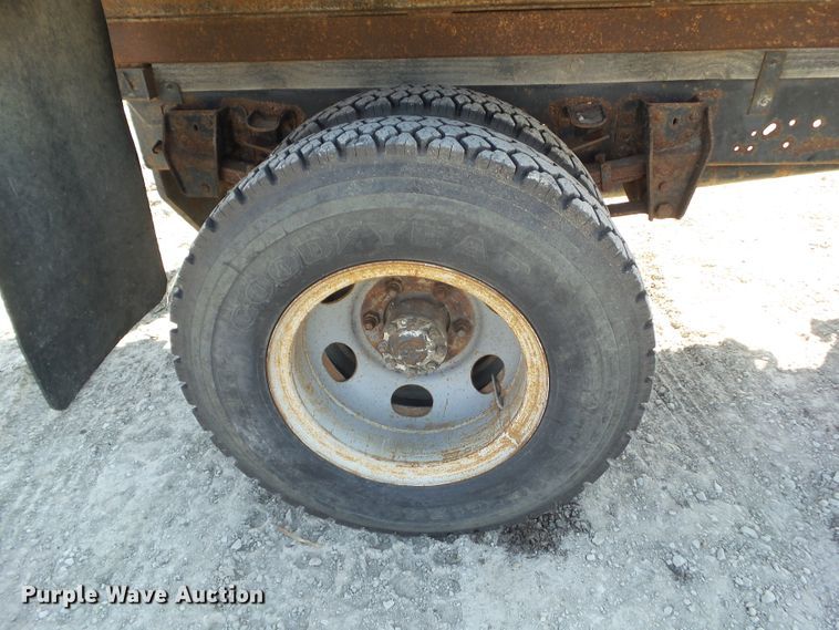 image for item DA7094 1982 Ford F700  dump truck