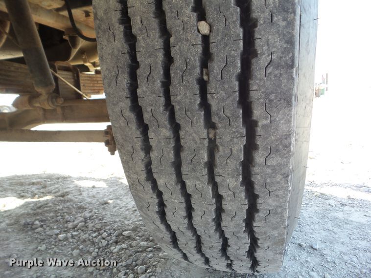 image for item DA7094 1982 Ford F700  dump truck