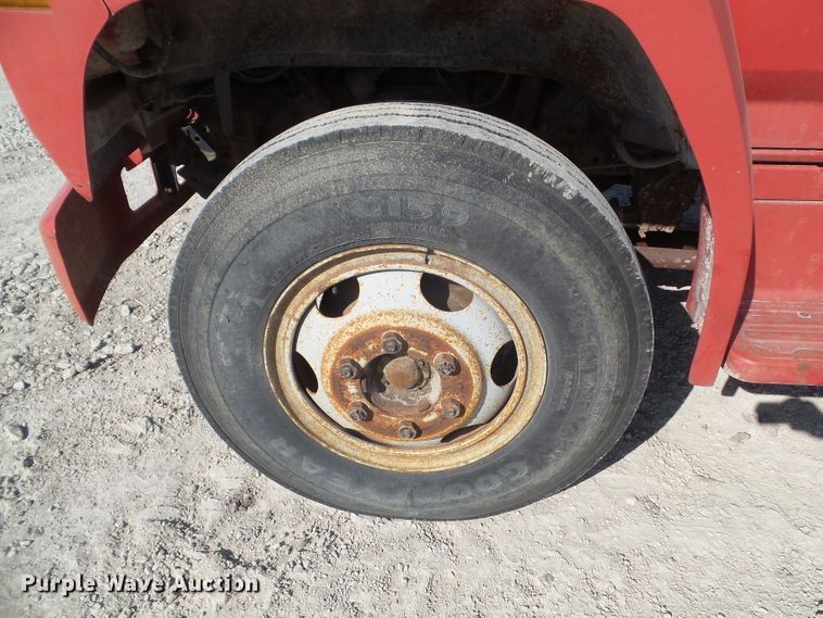 image for item DA7094 1982 Ford F700  dump truck