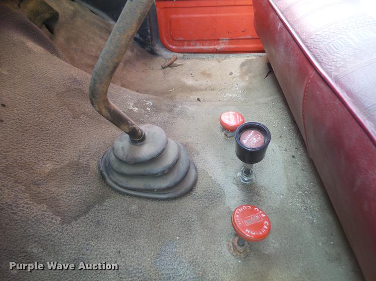 image for item DA7094 1982 Ford F700  dump truck