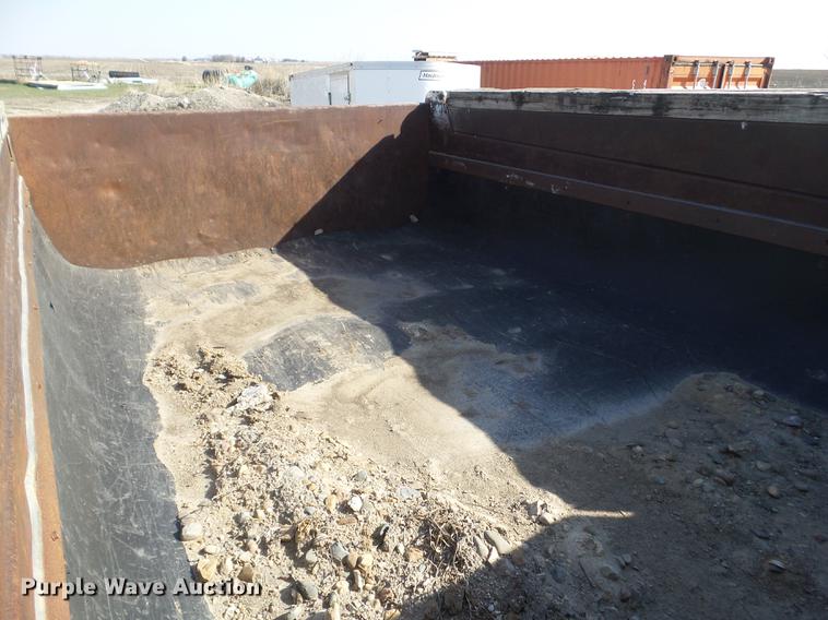 image for item DA7094 1982 Ford F700  dump truck