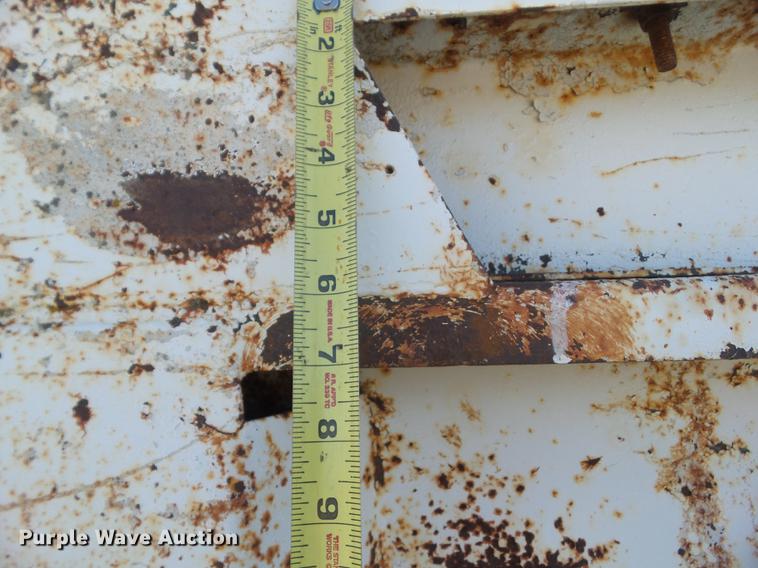 image for item DA7094 1982 Ford F700  dump truck