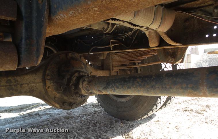 image for item DA7094 1982 Ford F700  dump truck