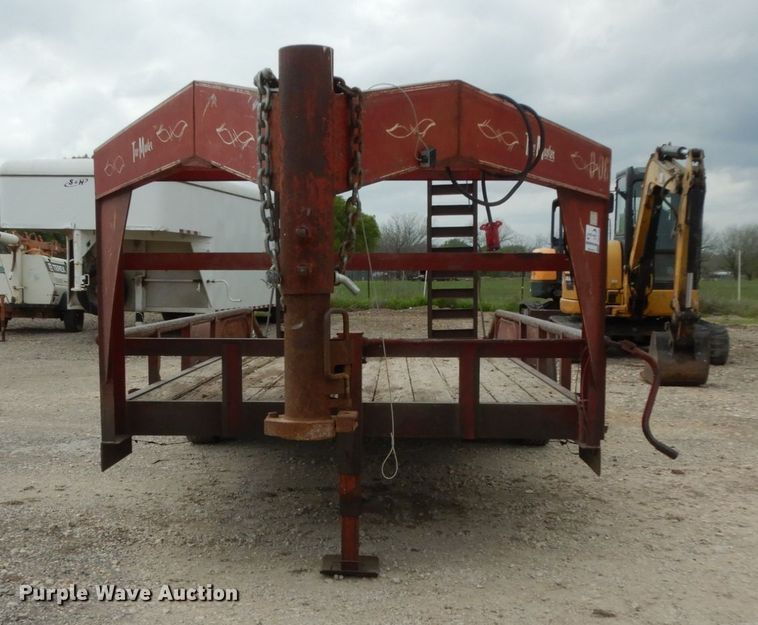 image for item DC2169 1999 Towmaster utility trailer