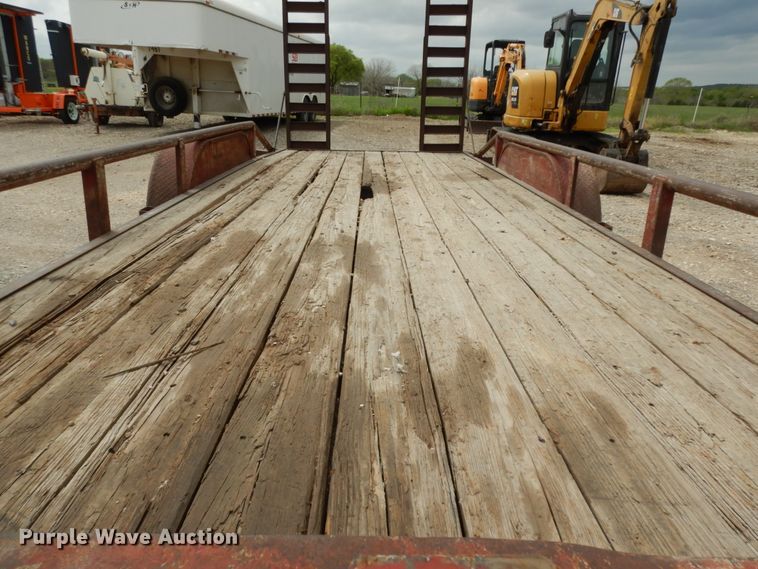 image for item DC2169 1999 Towmaster utility trailer