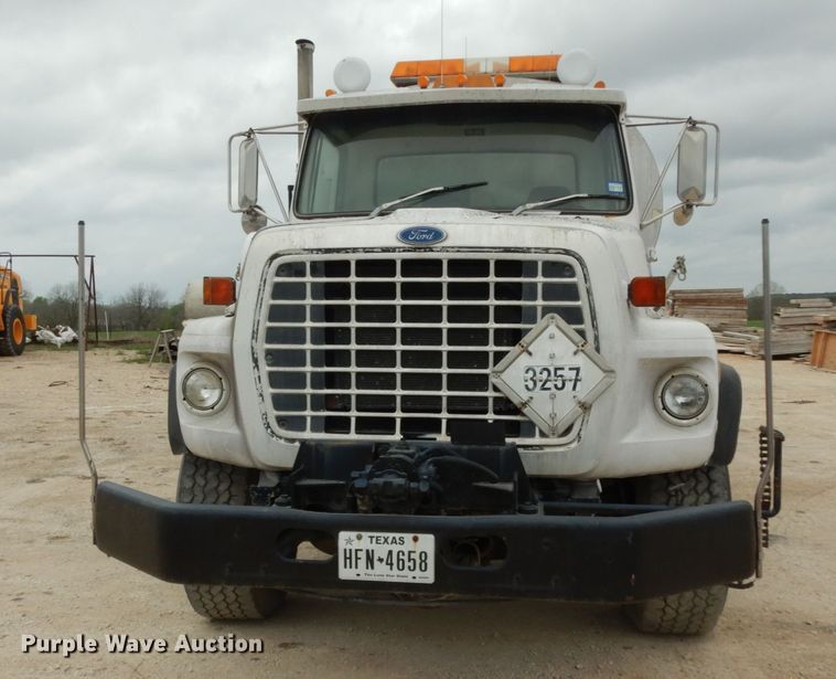 image for item DC2176 1984 Ford LTS8000  oil distributor truck