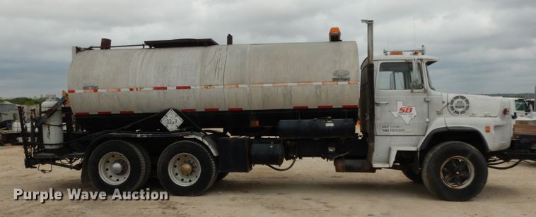 image for item DC2176 1984 Ford LTS8000  oil distributor truck