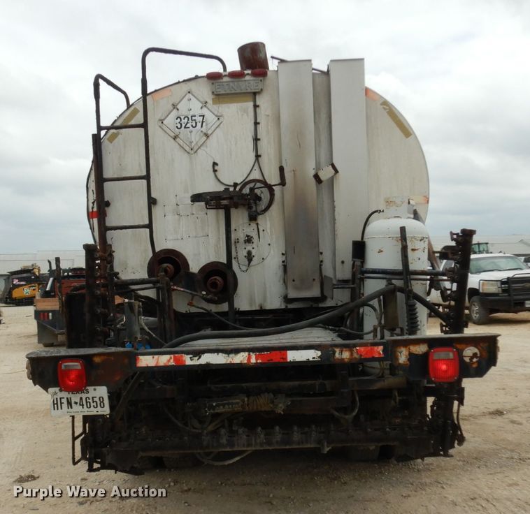 image for item DC2176 1984 Ford LTS8000  oil distributor truck