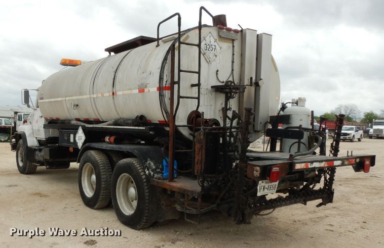 image for item DC2176 1984 Ford LTS8000  oil distributor truck