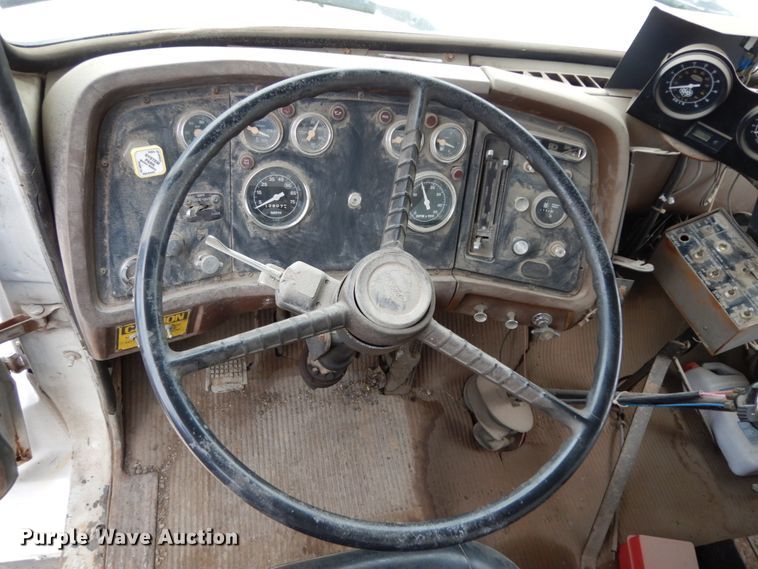 image for item DC2176 1984 Ford LTS8000  oil distributor truck