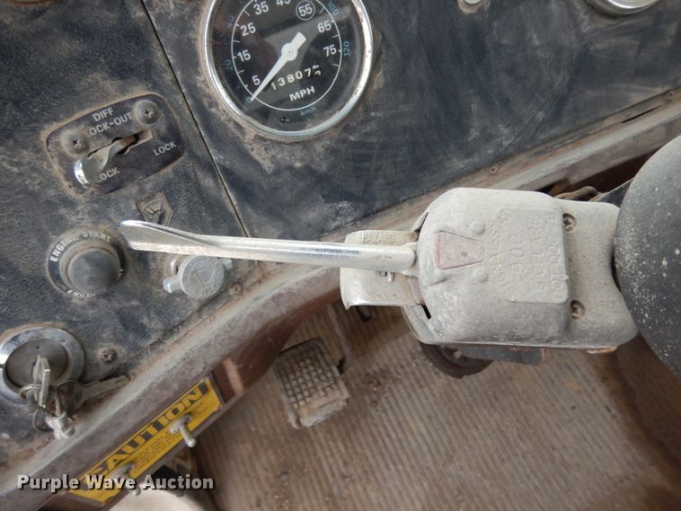 image for item DC2176 1984 Ford LTS8000  oil distributor truck