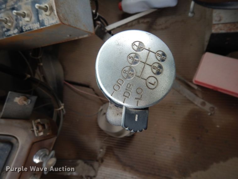 image for item DC2176 1984 Ford LTS8000  oil distributor truck