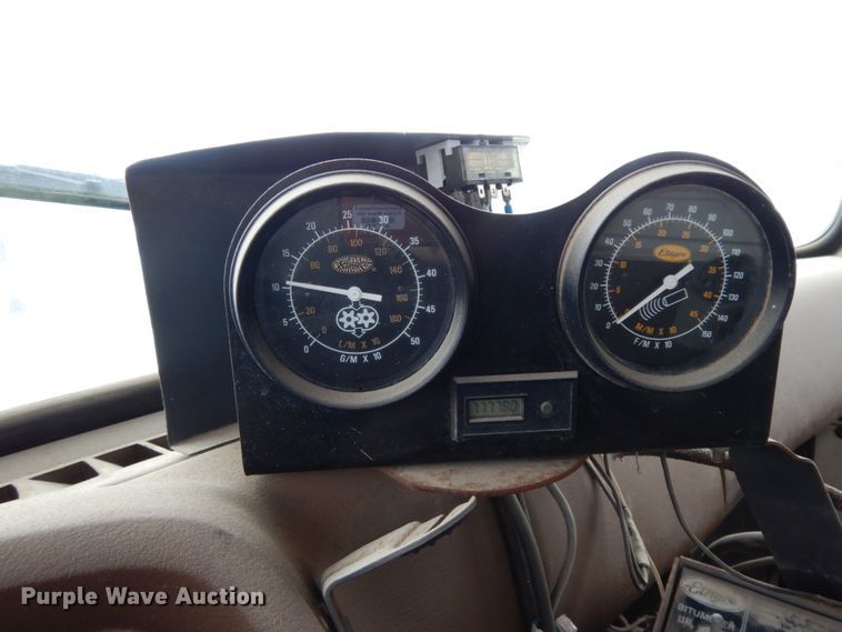 image for item DC2176 1984 Ford LTS8000  oil distributor truck