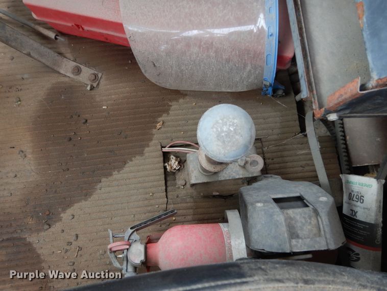 image for item DC2176 1984 Ford LTS8000  oil distributor truck