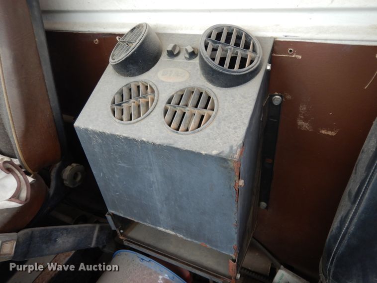 image for item DC2176 1984 Ford LTS8000  oil distributor truck