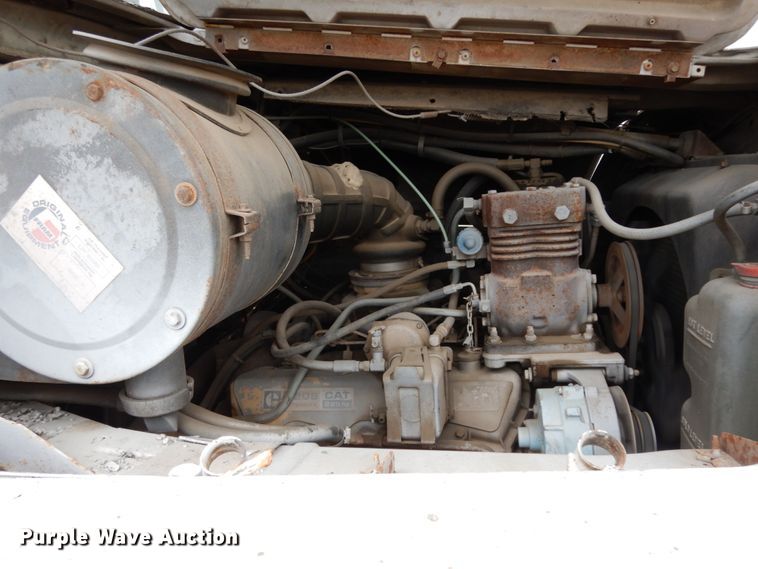 image for item DC2176 1984 Ford LTS8000  oil distributor truck