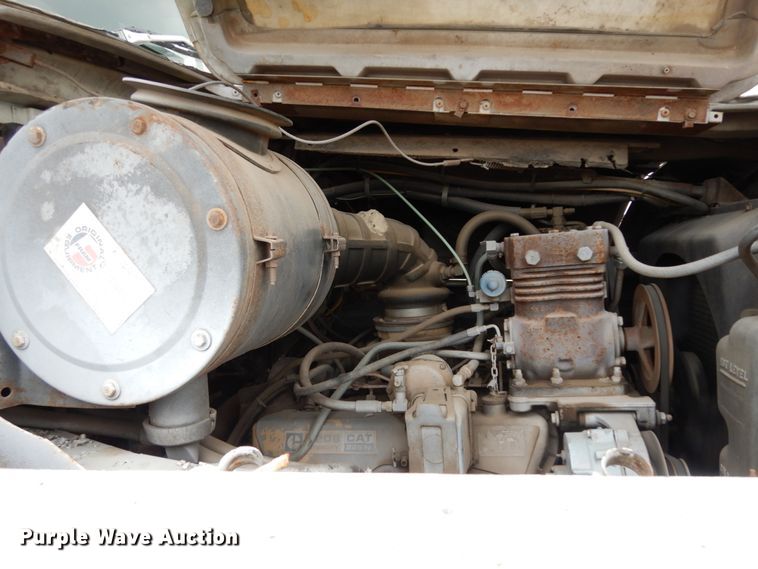 image for item DC2176 1984 Ford LTS8000  oil distributor truck