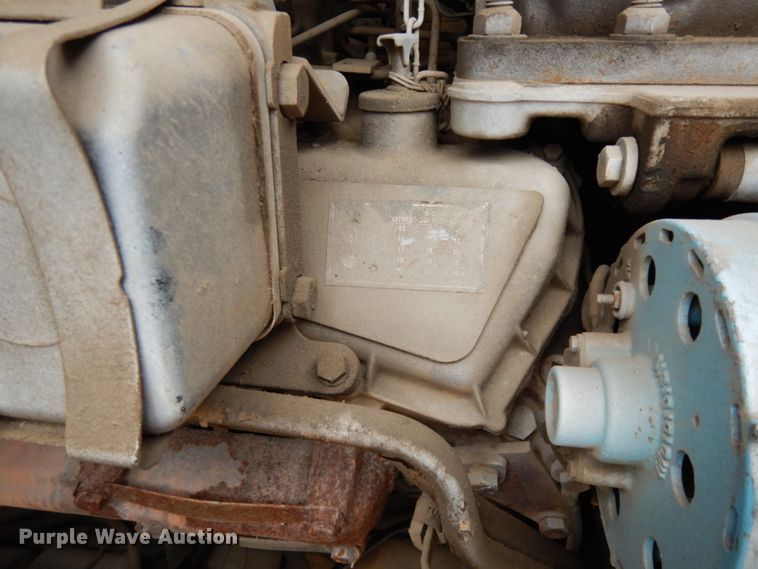 image for item DC2176 1984 Ford LTS8000  oil distributor truck