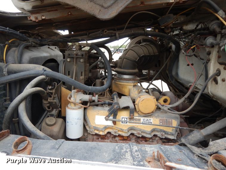 image for item DC2176 1984 Ford LTS8000  oil distributor truck