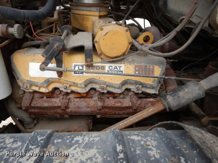 image for item DC2176 1984 Ford LTS8000  oil distributor truck