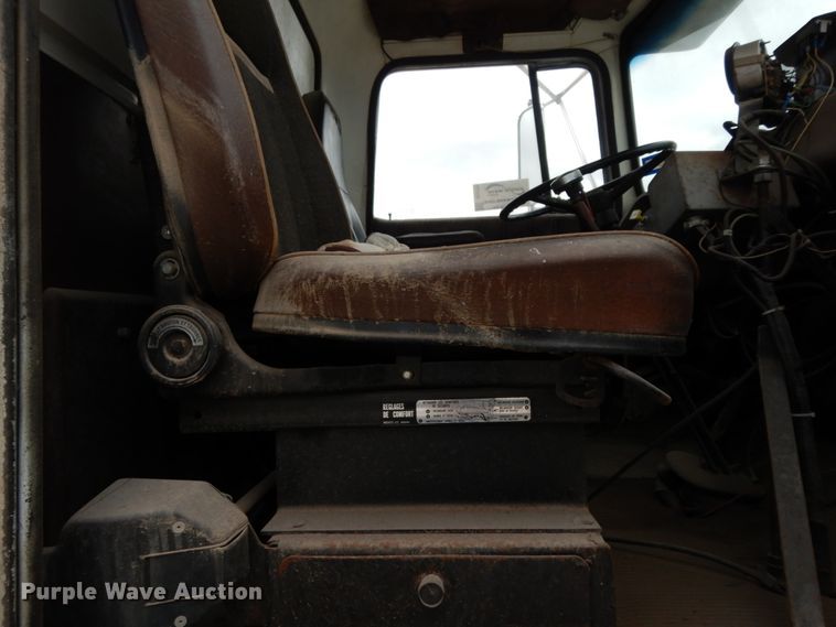 image for item DC2176 1984 Ford LTS8000  oil distributor truck