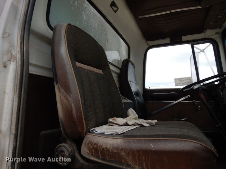 image for item DC2176 1984 Ford LTS8000  oil distributor truck