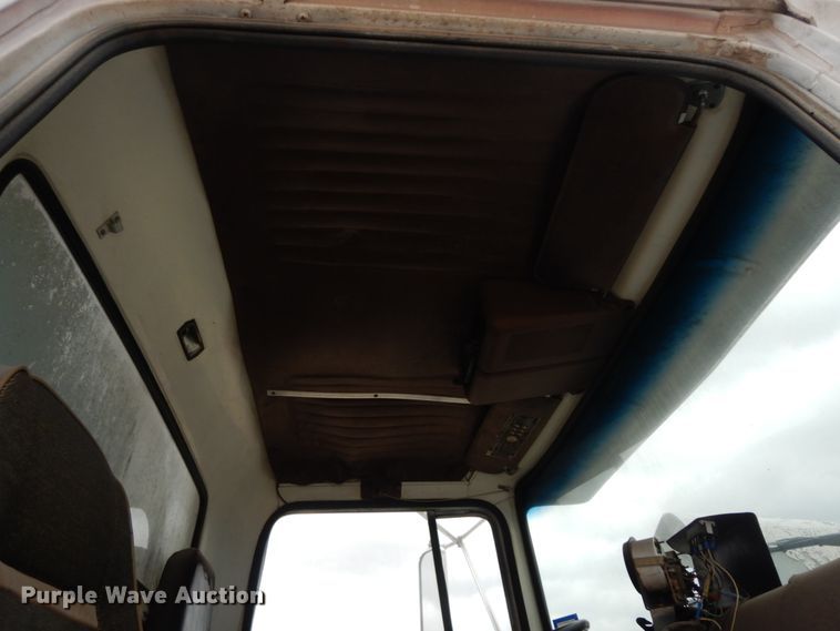 image for item DC2176 1984 Ford LTS8000  oil distributor truck