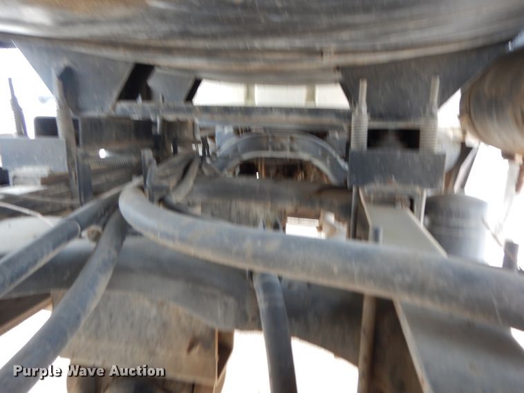 image for item DC2176 1984 Ford LTS8000  oil distributor truck